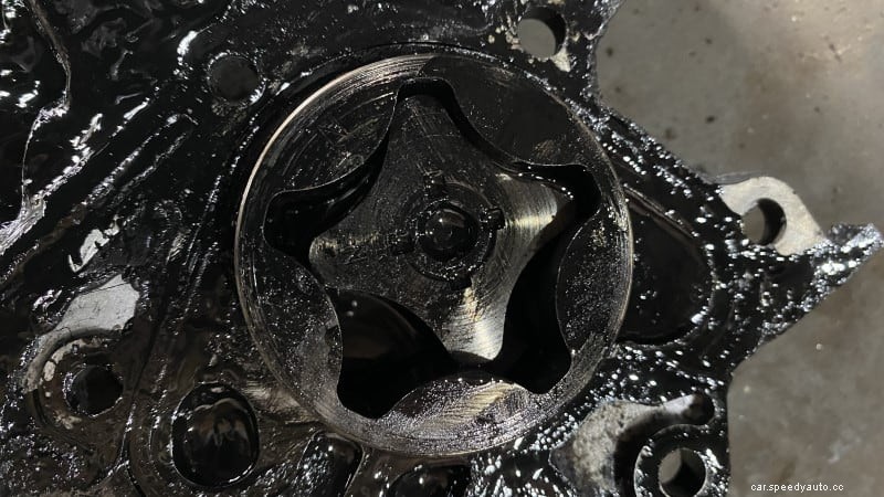 Symptoms of a Bad Oil Pump [How to Test and Fixes]