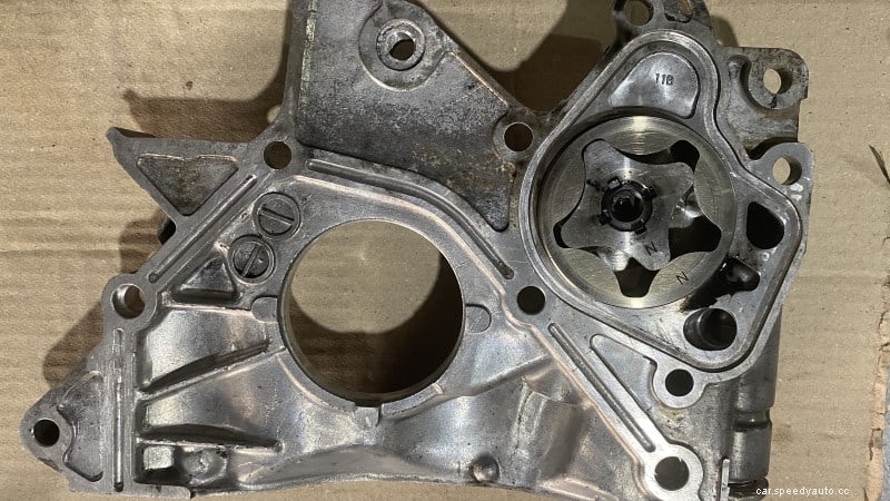 Low oil Pressure Symptoms: Causes, Symptoms, And Fixes