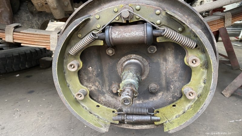 Step By Step Guided On How to Adjust Drum Brakes