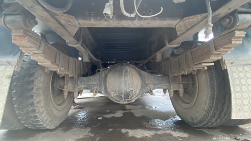 Leaf Springs vs. Coil Springs: Which Suspension System is the Best ?