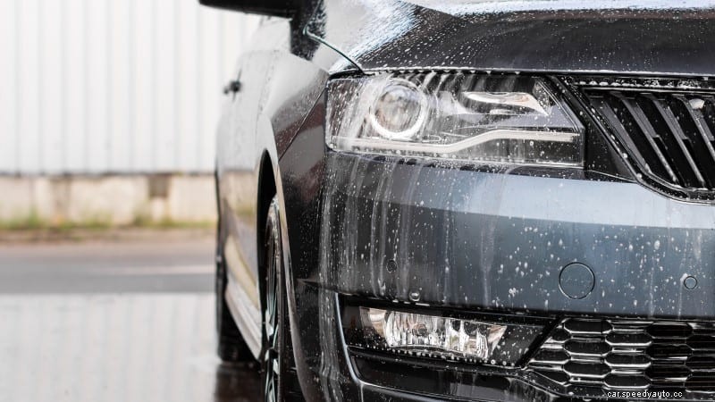 How to Seal Headlights From Moisture Correctly