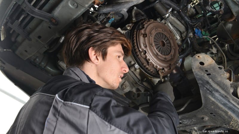 What does a clutch do? Everything you need to know