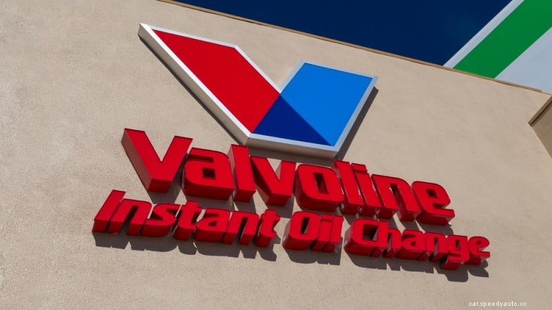 Top 10 Best Motor oil Brands in the World: 2022 Reviews