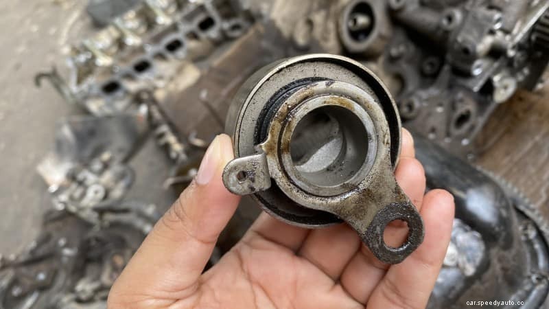 Symptoms of a Bad Timing Belt Tensioner