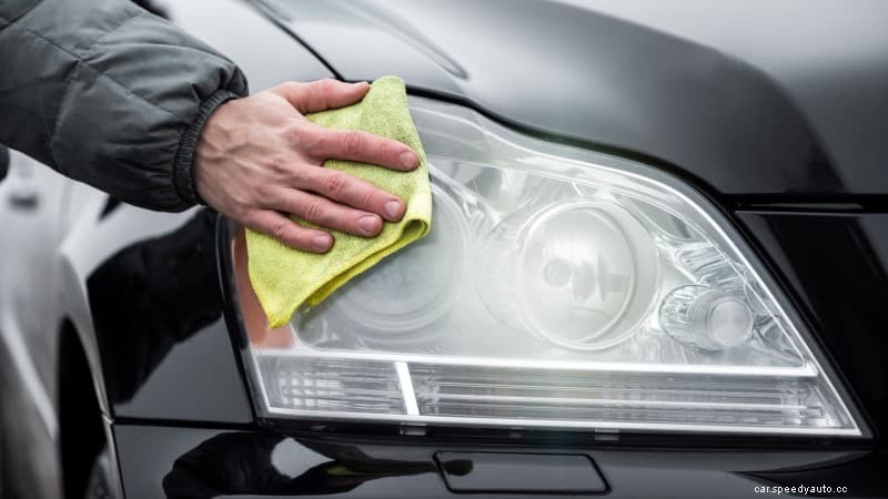 How to Clear Yellow Headlights? Some Easy Tips