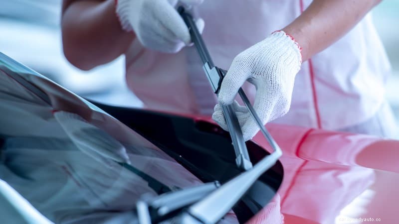 How to Change Wiper Blades? All That You Need to Know