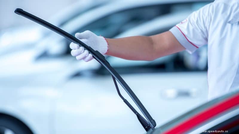 How to Change Wiper Blades? All That You Need to Know