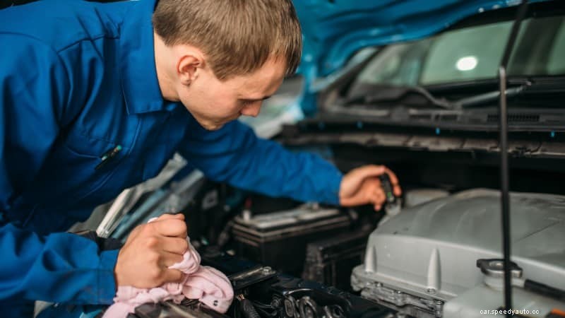 4 Simple Steps on How to Check Brake Fluid