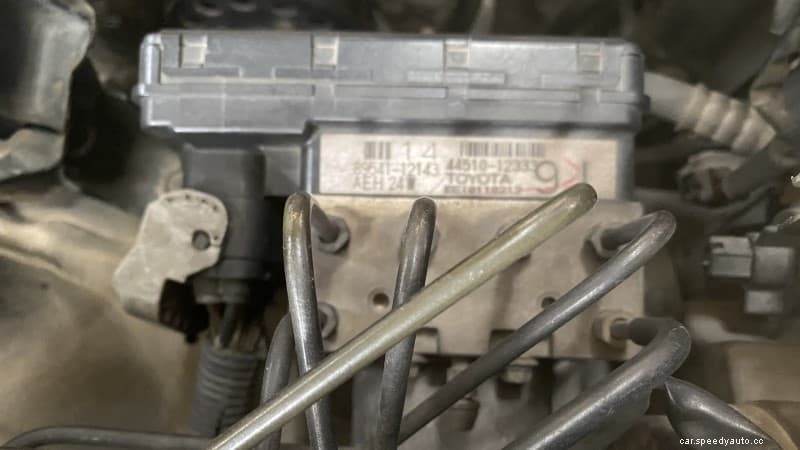 Why ABS Light Came On? Causes and Fixes