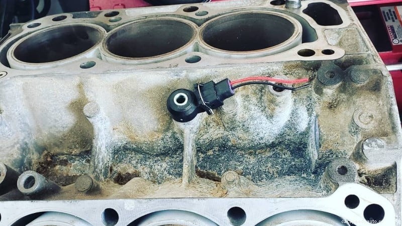 Common Symptoms of a bad Knock Sensor and Replacement Cost