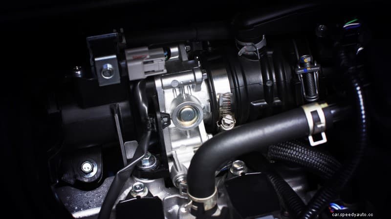How to Clean Throttle Body without Removing It