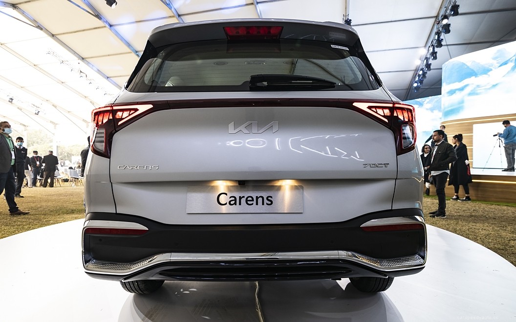 Kia Carens  Images