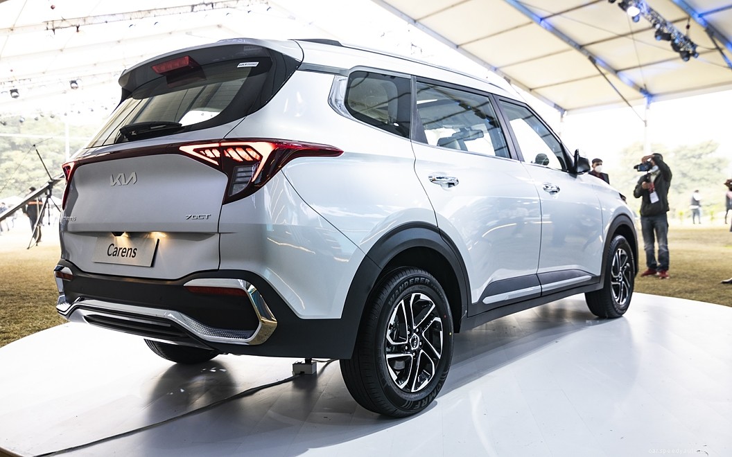Kia Carens  Images