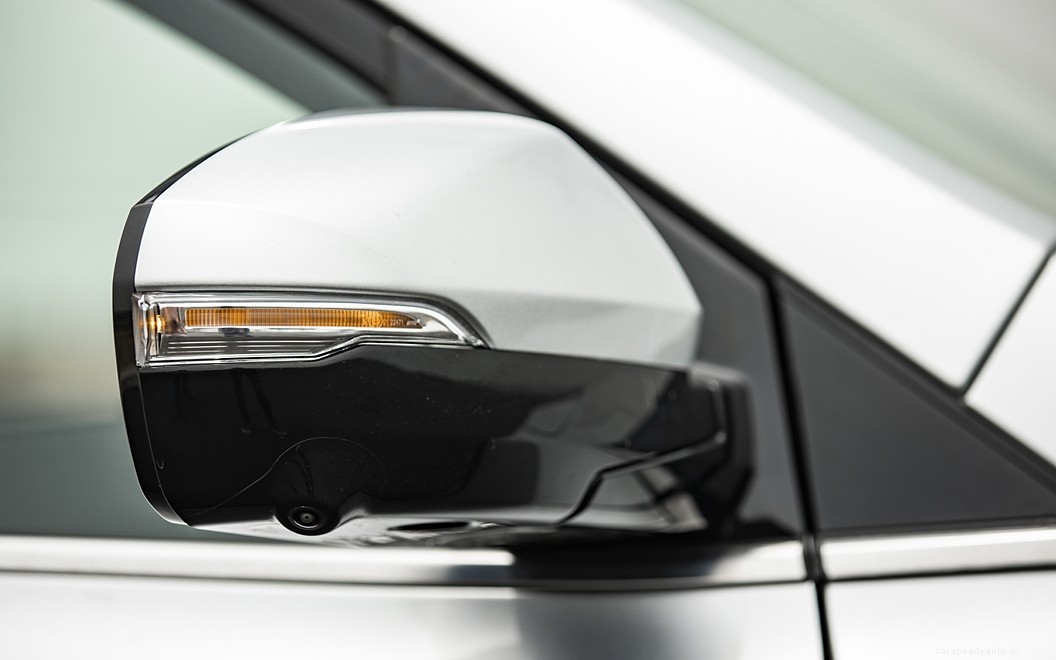 Mahindra XUV700  Images