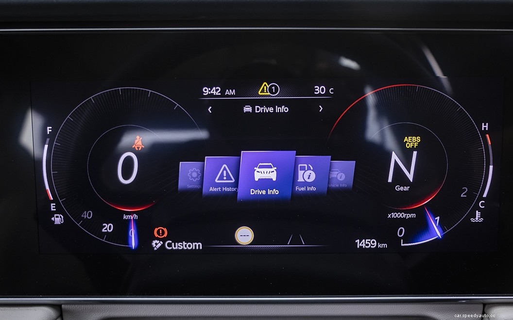 Mahindra XUV700  Images