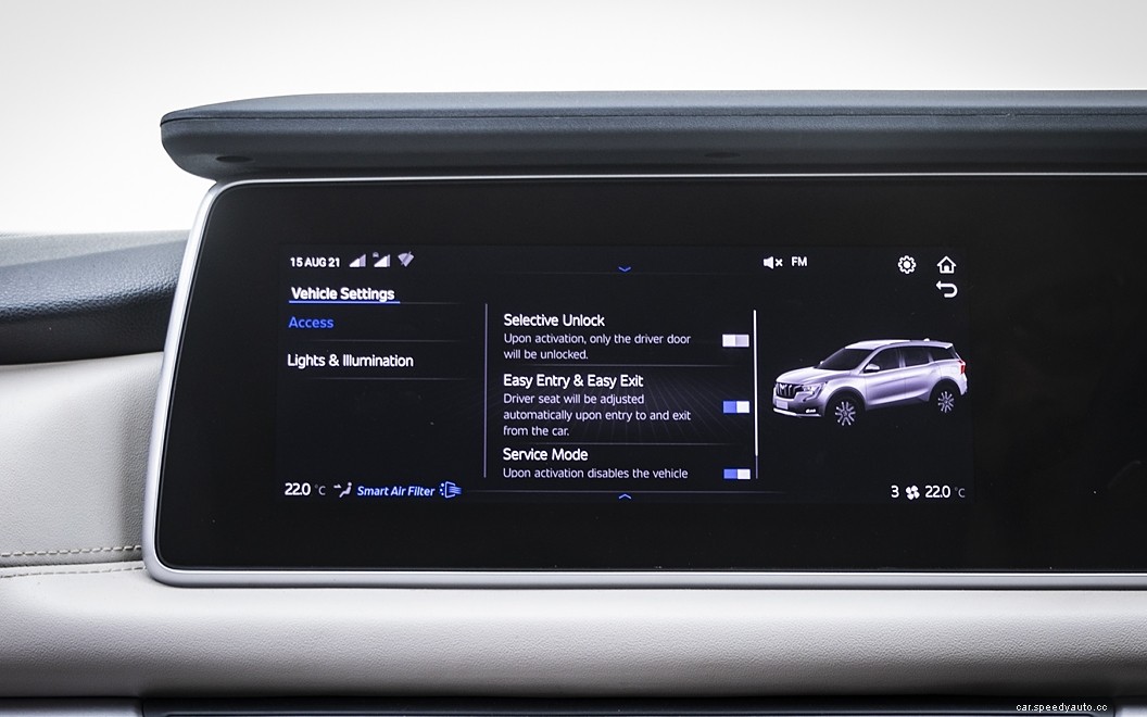 Mahindra XUV700  Images