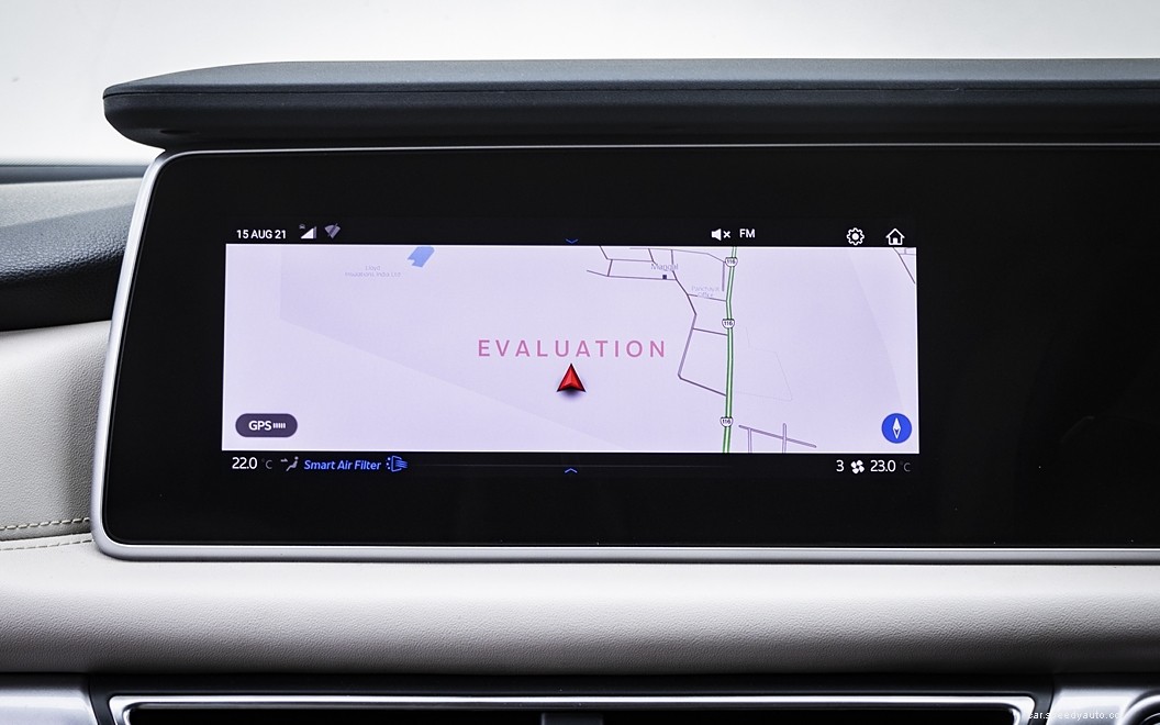 Mahindra XUV700  Images