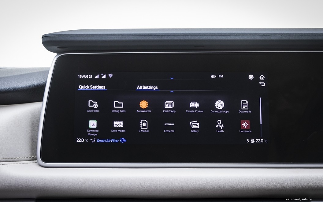 Mahindra XUV700  Images