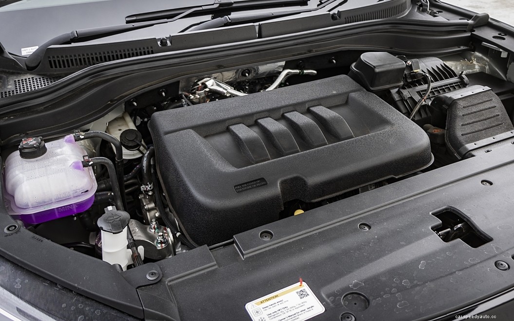 Mahindra XUV700  Images