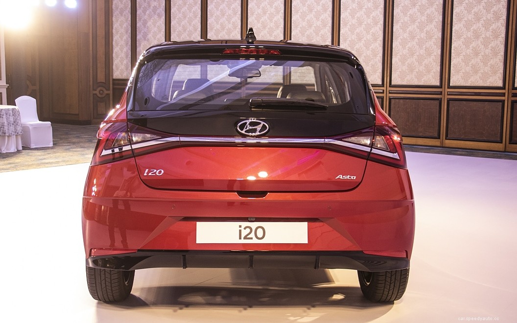 Hyundai i20  Images