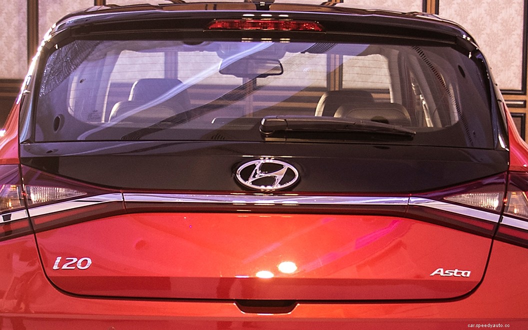 Hyundai i20  Images