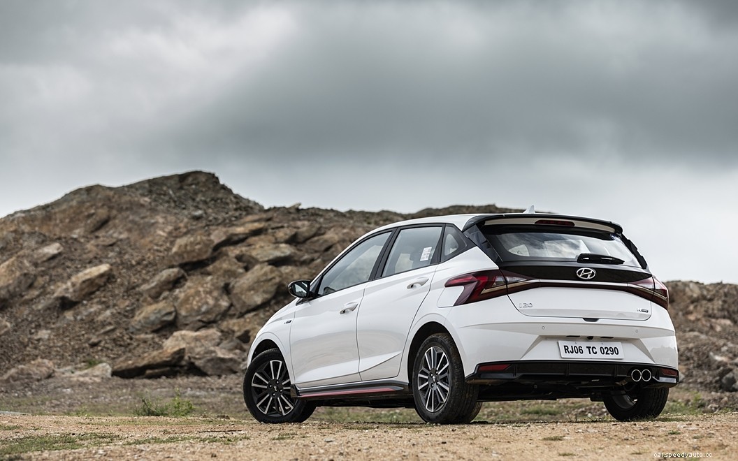 Hyundai i20  Images