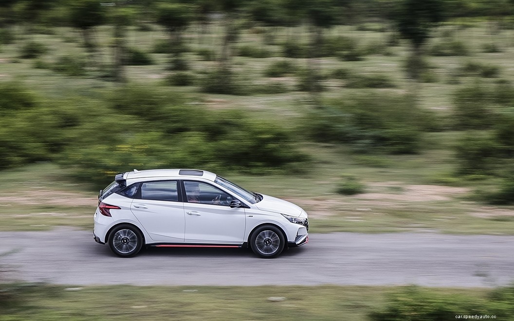 Hyundai i20  Images