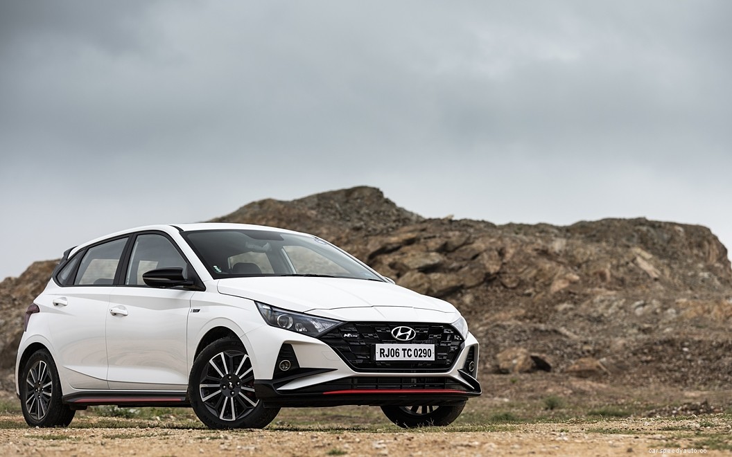 Hyundai i20  Images