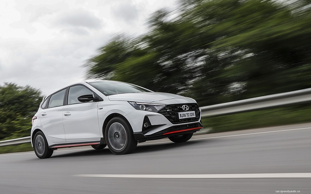 Hyundai i20  Images