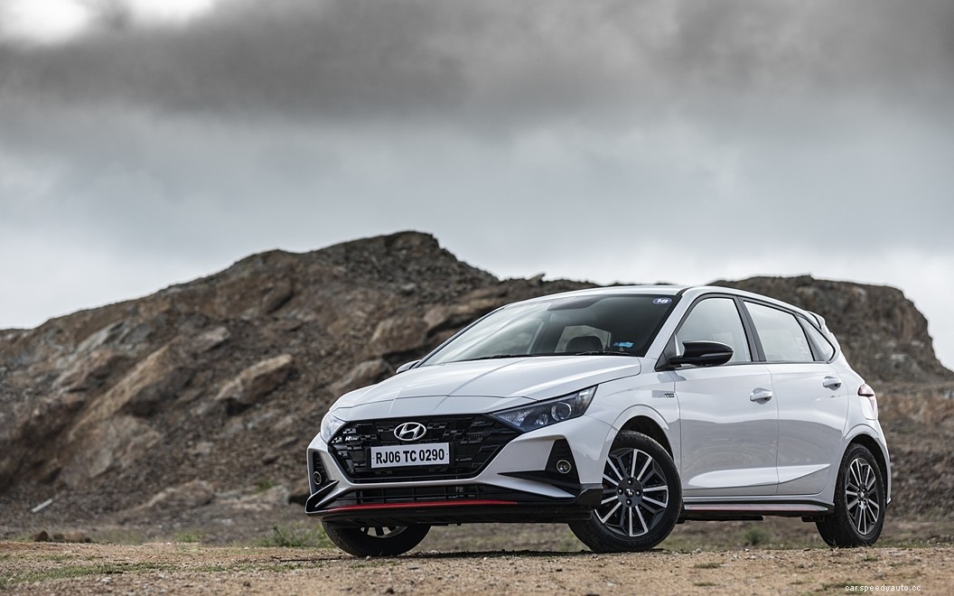 Hyundai i20  Images