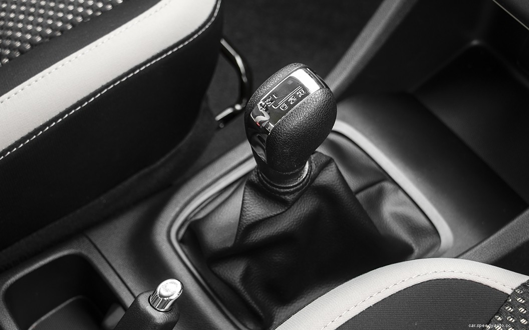 Renault Triber  Images