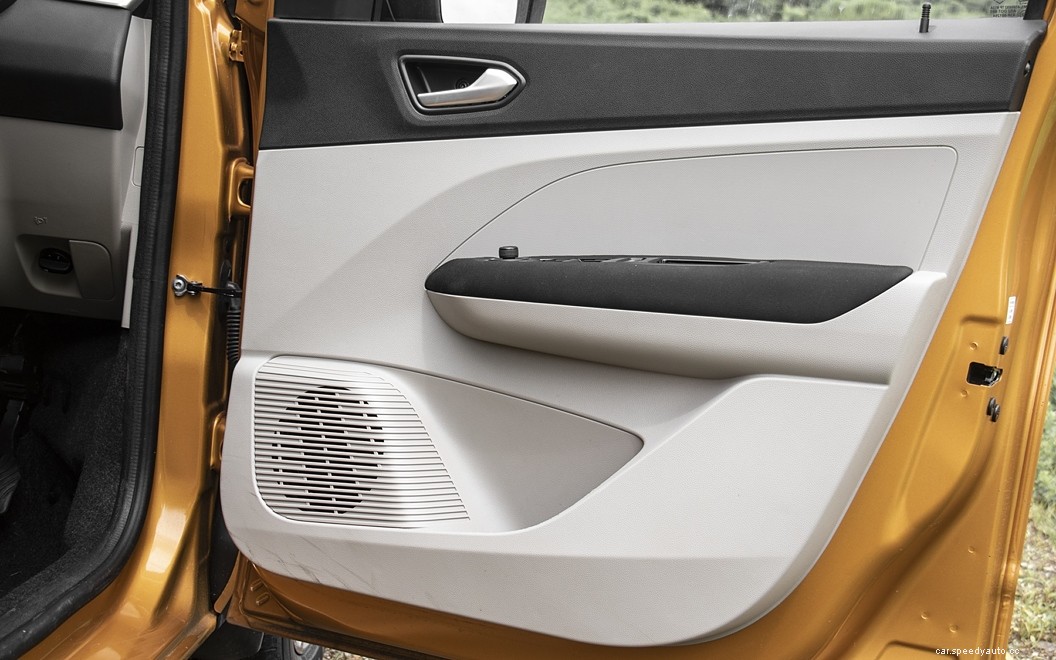 Renault Triber  Images