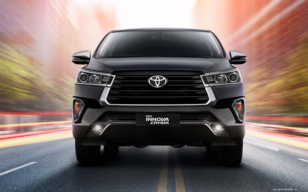 Toyota Innova Crysta  Images
