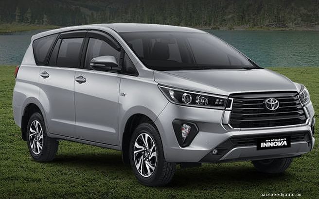 Toyota Innova Crysta  Images