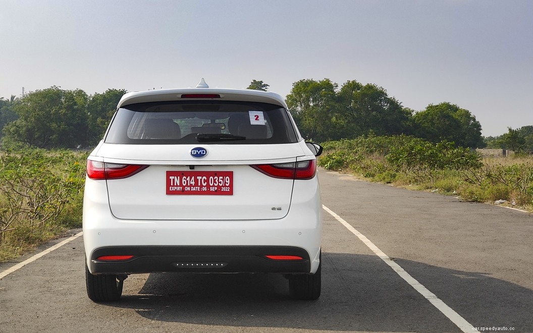 Toyota Innova Crysta  Images