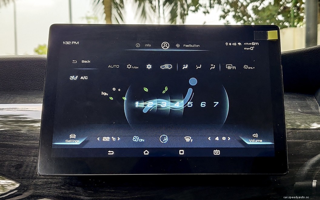 Toyota Innova Crysta  Images