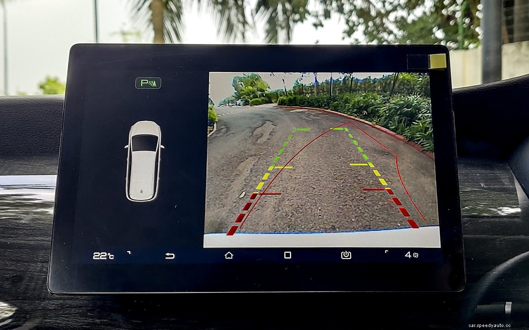 Toyota Innova Crysta  Images