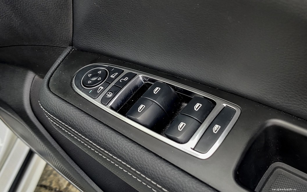 Toyota Innova Crysta  Images