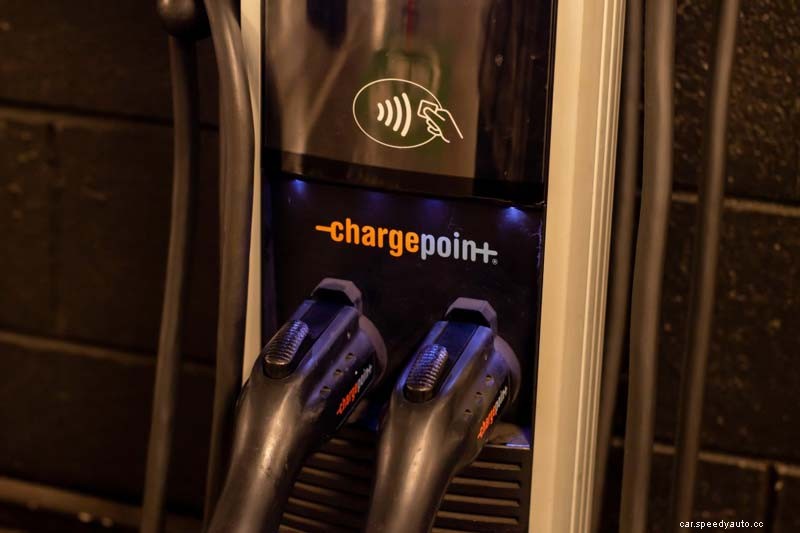 How Do You Pay for Charging an Electric Car? All Options