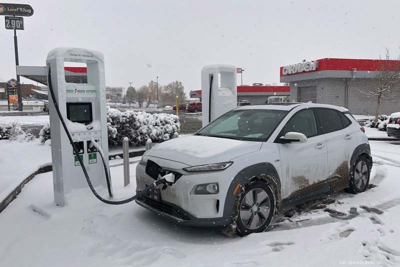 Do Electric Cars Lose Charge in Cold Weather? Detailed Info