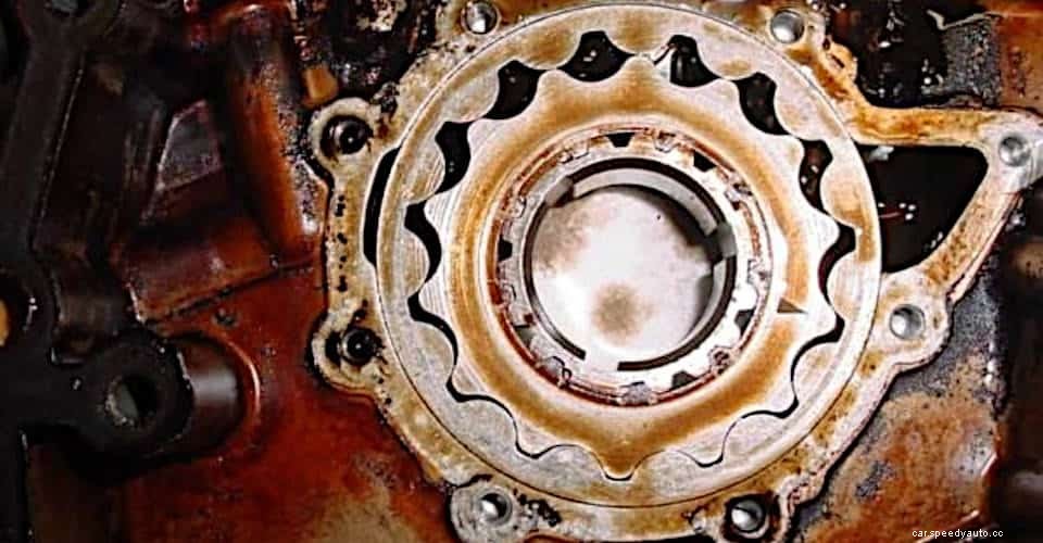 Low Oil Pressure – Main Causes & Treatment