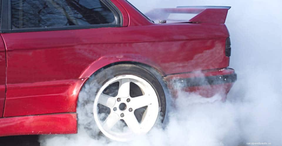 White Smoke From Exhaust – Main Causes and Fixes