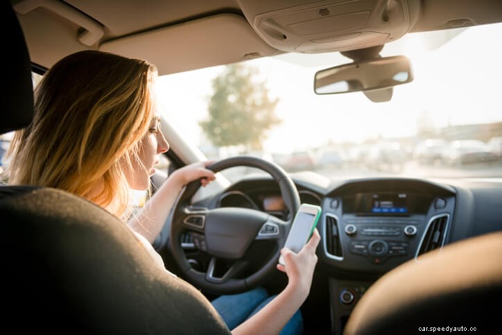 Considering A Teen Driving Monitor or Car Tracking Device for Parents? Here’s What You Need to Know