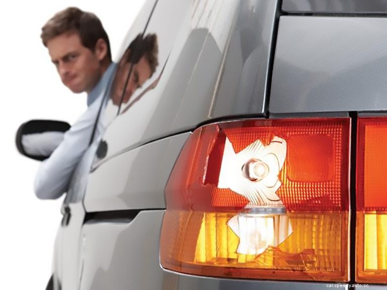 How to Replace a Broken Taillight