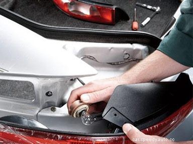 How to Replace a Broken Taillight