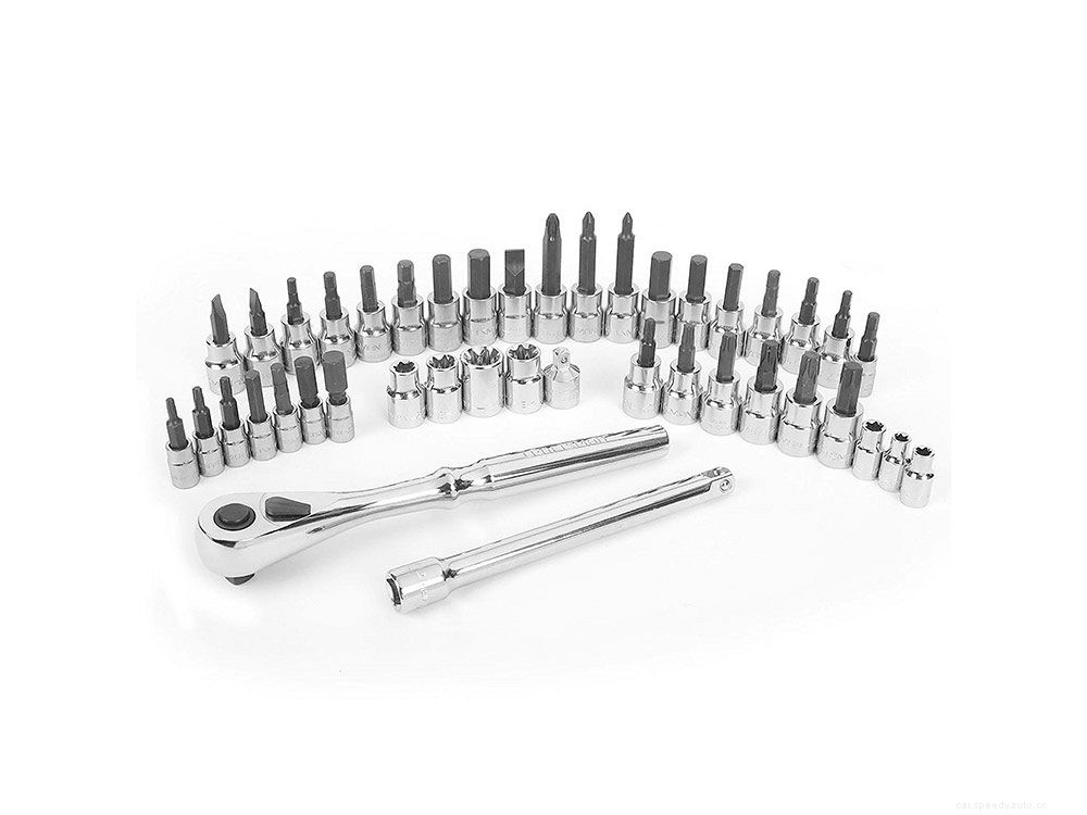 5 Invaluable Tools You Should Always Have in Your Car