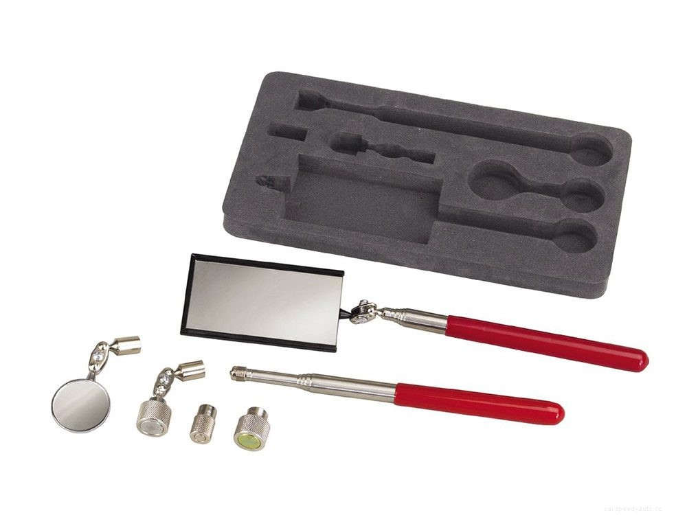 5 Invaluable Tools You Should Always Have in Your Car