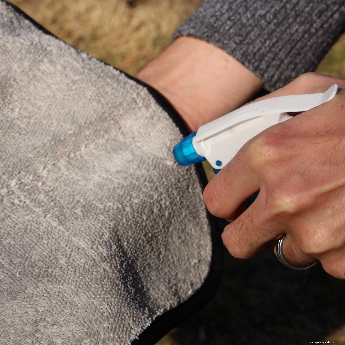 How to Clean Inside Car Windows