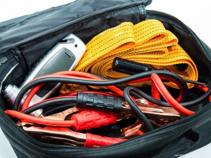 The Reader’s Digest Ultimate Roadside Emergency Guide