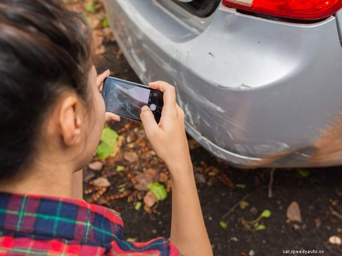 The Reader’s Digest Ultimate Roadside Emergency Guide